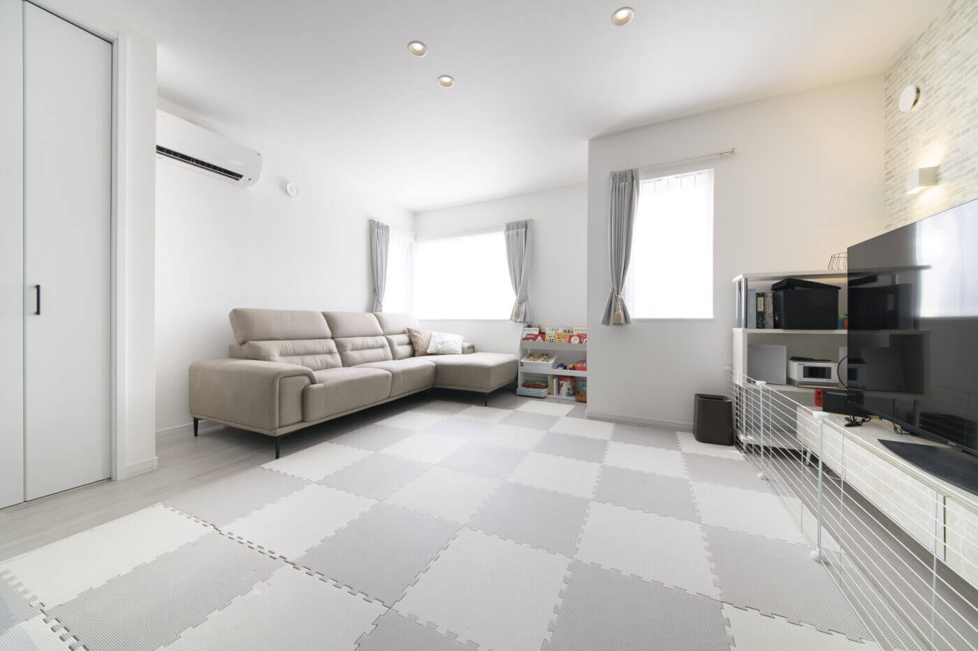 パントリーなど収納たっぷりの住まい