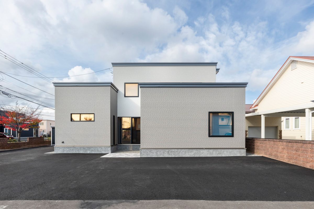 ホワイトを基調にした光あふれる家