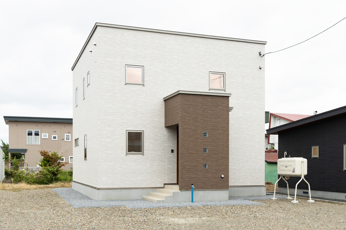 収納が豊富なナチュラルモダンの住まい