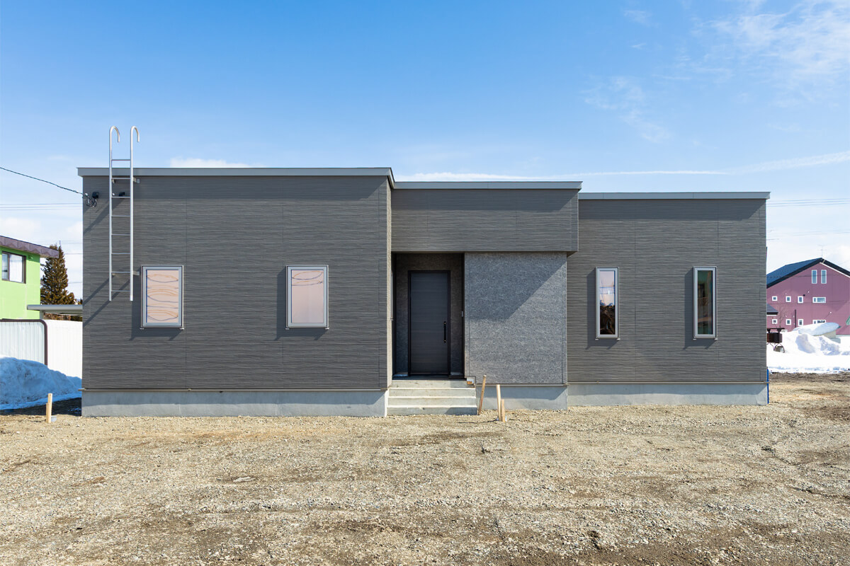 ペットと暮らすためのホテルライクな平屋