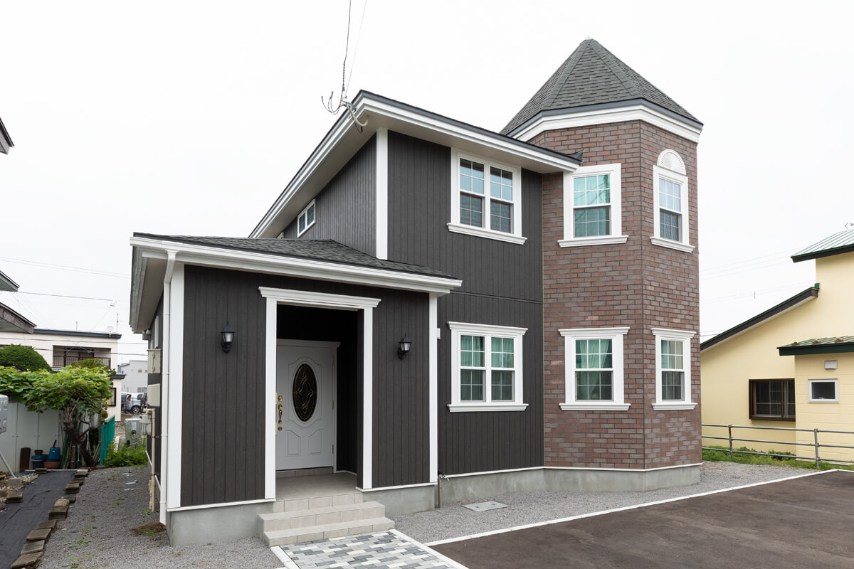 自然素材が心地良い、落ち着きある佇まいの家