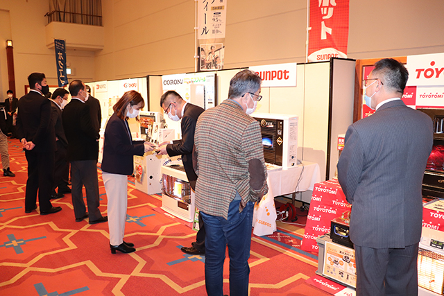 全道住宅セミナーで石油業界PR – 機器メーカー6社が会場で展示会