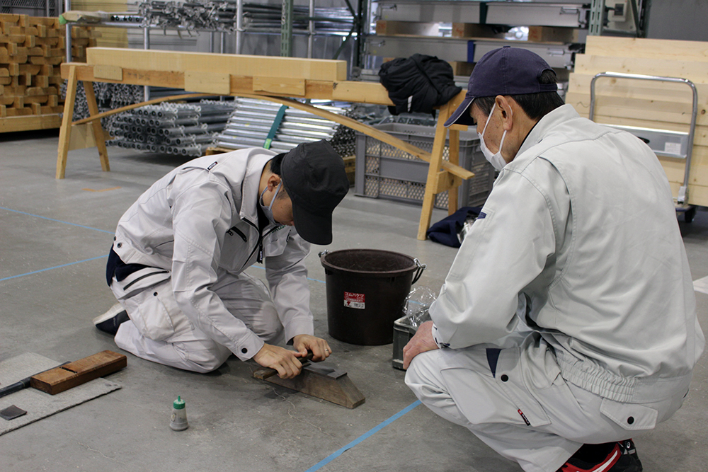 見習い大工育成研修会に新人10人