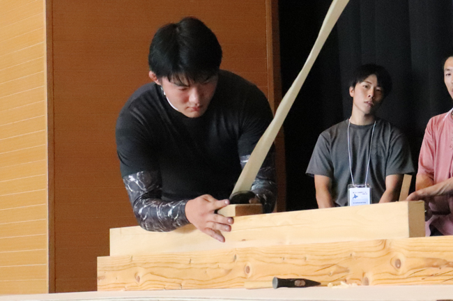 第5回北海道削ろう会交流大会 – 過去最多110人参加で技競う