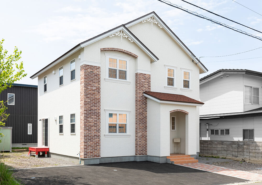 おうち時間が心地良い、南欧風スタイルの家