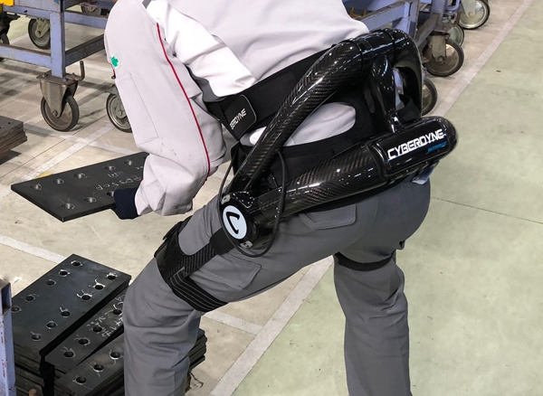 大和ハウス ロボットスーツ「HAL」を全工場に導入