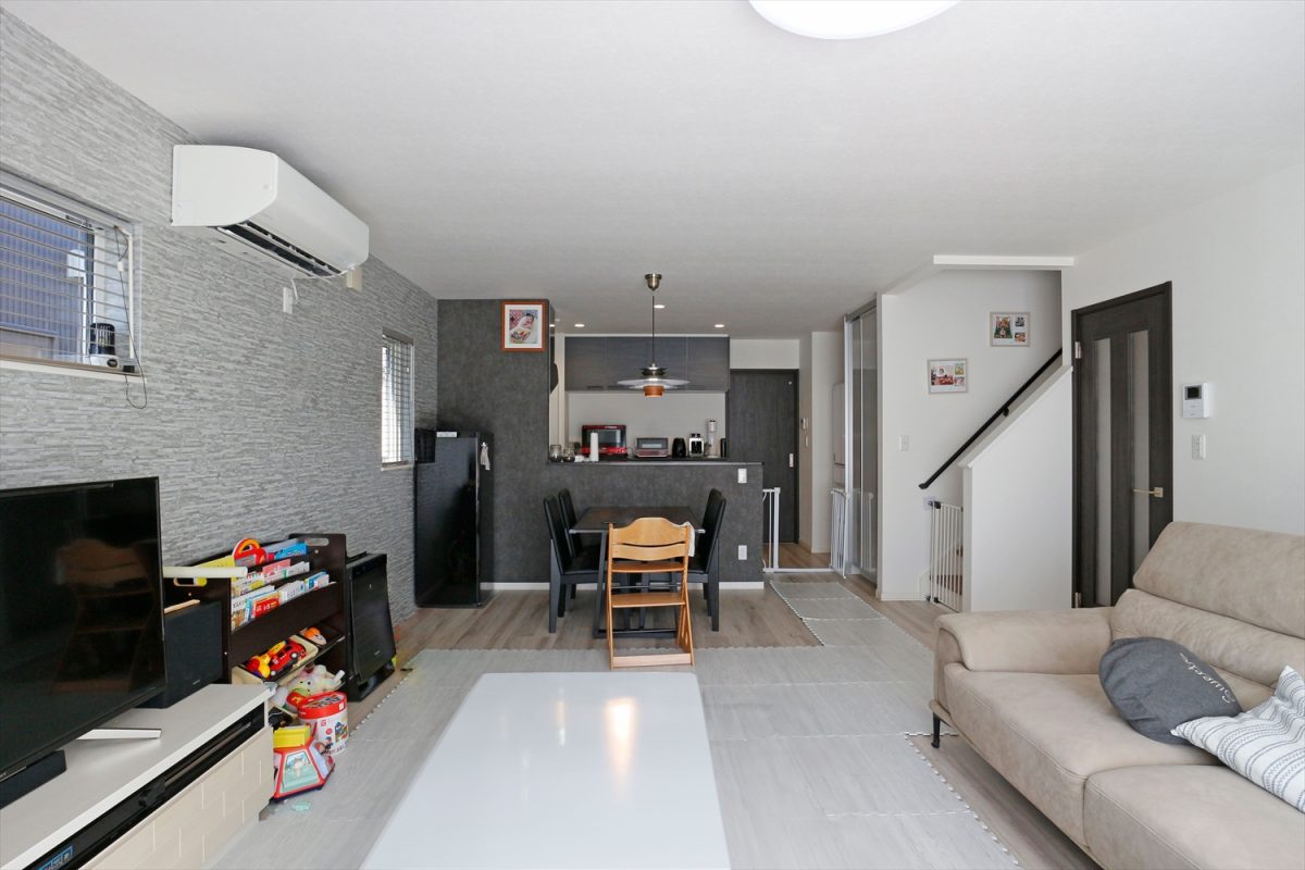 1階の動線にこだわった、平屋みたいに住める家